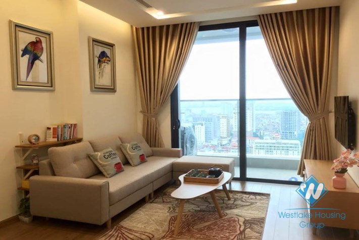 A modern style 1 bedroom apartment for rent in Vinhome Metropolis